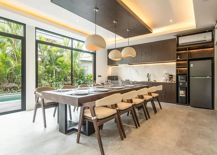Ferienhaus Opulent 5-bedroom Sanctuary By Waves