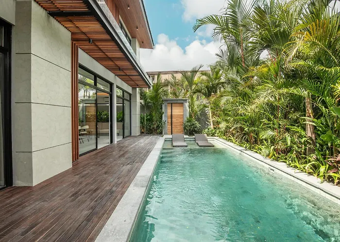 Opulent 5-bedroom Sanctuary By Waves Ferienhaus