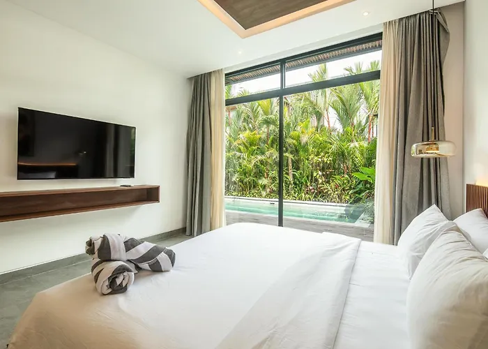Opulent 5-bedroom Sanctuary By Waves * Canggu