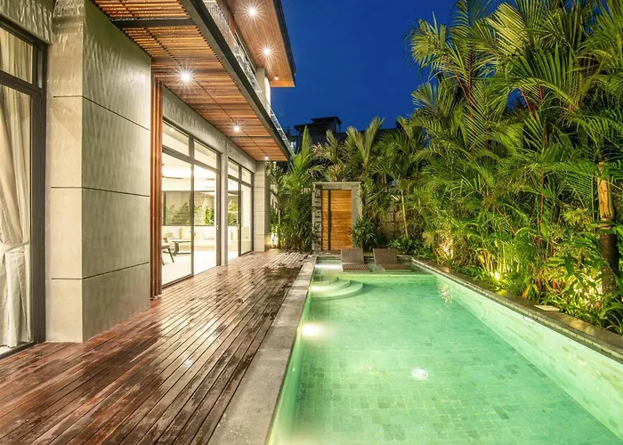 Opulent 5-bedroom Sanctuary By Waves *