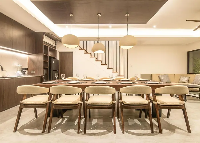 Opulent 5-bedroom Sanctuary By Waves Ferienhaus Canggu