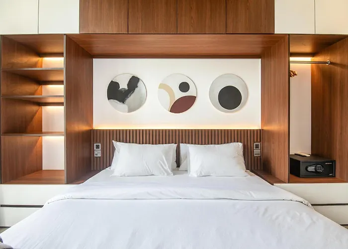 Opulent 5-bedroom Sanctuary By Waves * Canggu