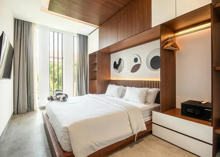 Opulent 5-bedroom Sanctuary By Waves * Canggu